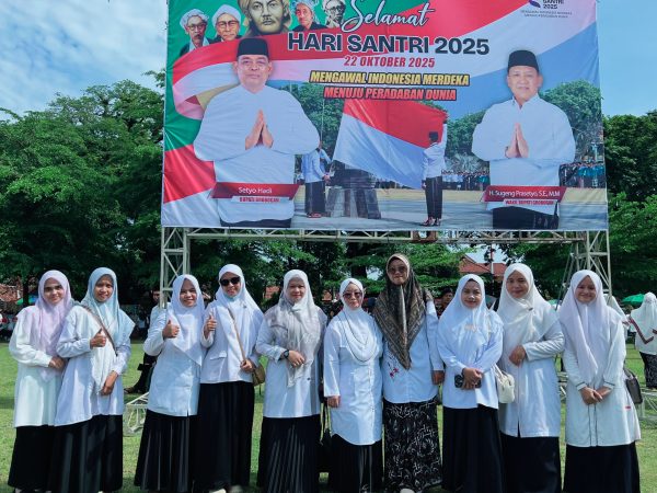 Kegiatan Bakti Sosial Siswa SekolahKu ke Panti Asuhan